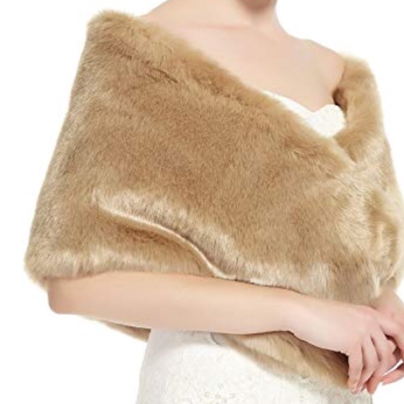 Faux Fur Shawl - Picture 2 of 8